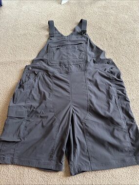 Duluth trading company gardening bib overall shorts